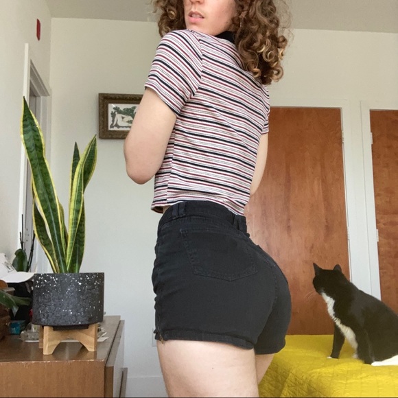 Striped Collar Crop Top ☀️ - Picture 3 of 4